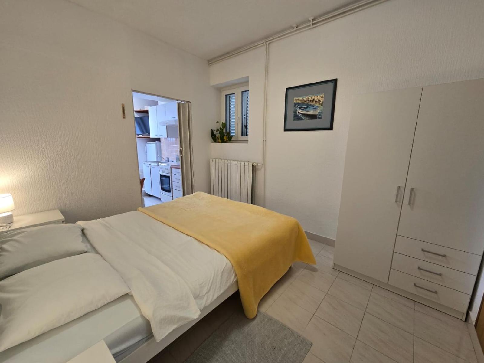 Apartment Ella Banjol Eksteriør billede