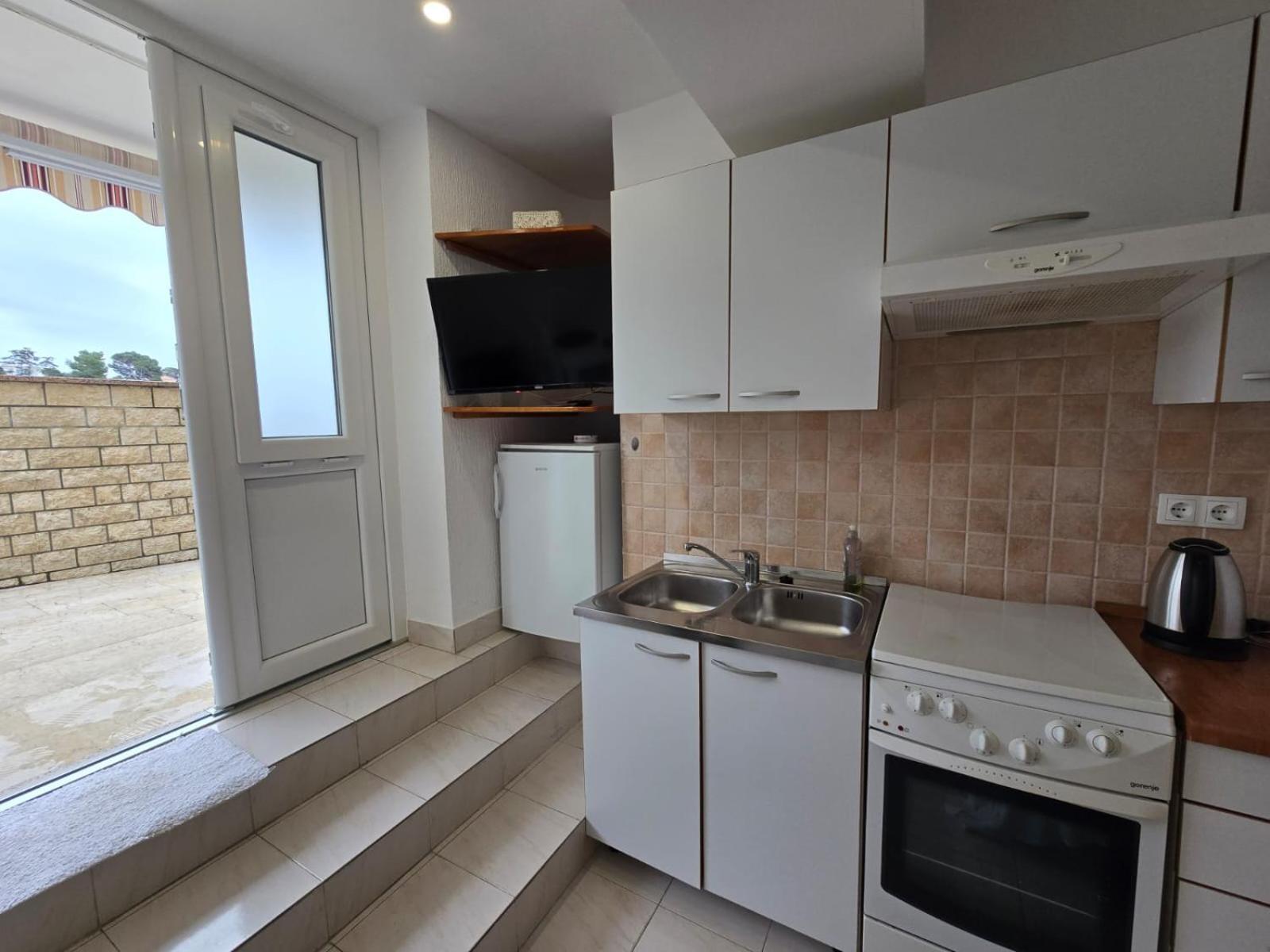 Apartment Ella Banjol Eksteriør billede